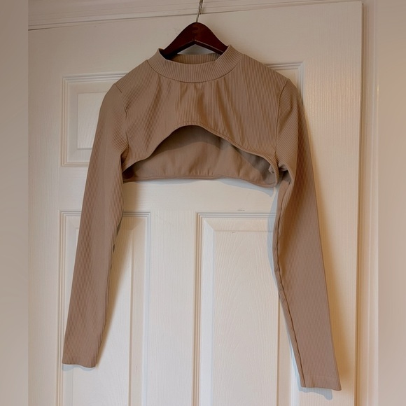 H&M Women's Large Beige Seamless Fitted Ribbed Long Sleeve‎ Crop Top - Picture 1 of 10